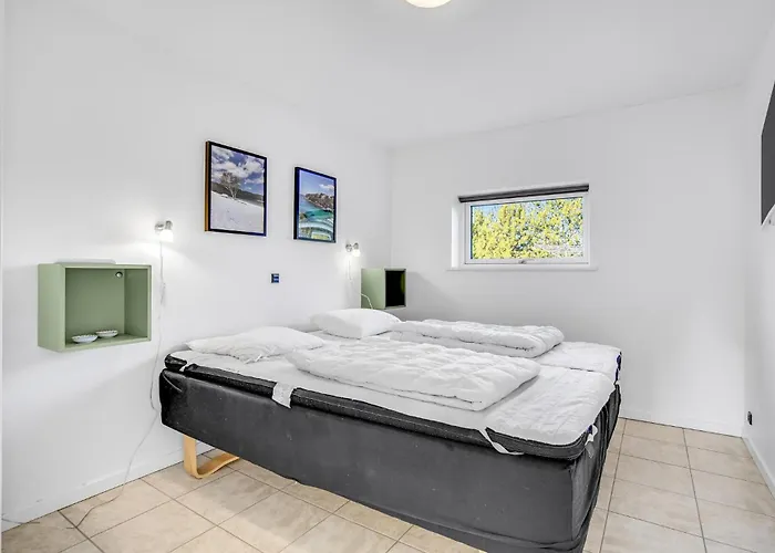 Holiday home Stunning In With Sauna Jerup
